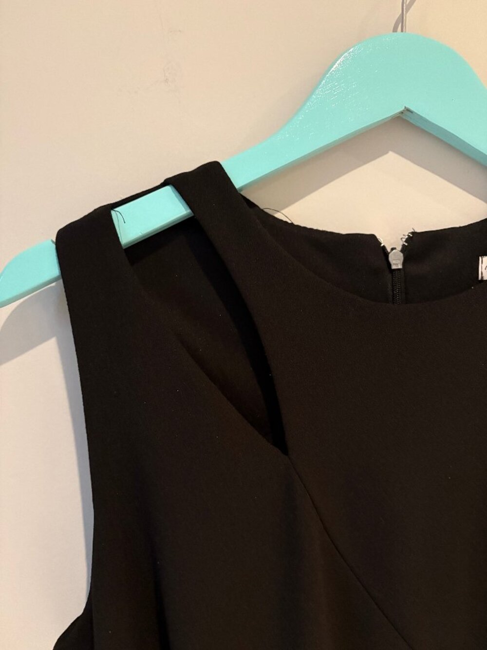 Sleek Black Jumpsuit with Cutout - Picture 2 of 5
